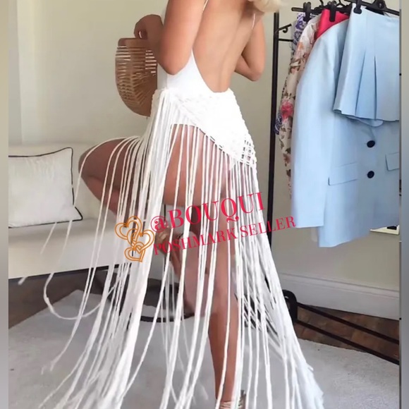 BLOGGERS FAV ZARA CROCHETED PAREO FRINGE SKIRT - Picture 8 of 14